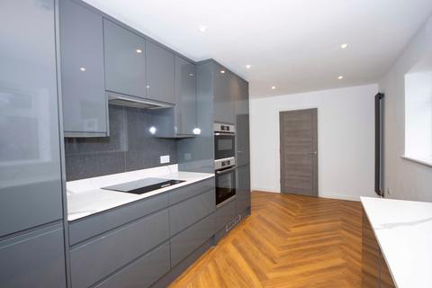 3 bedroom apartment for sale, Havergate House, Northwood HA6
