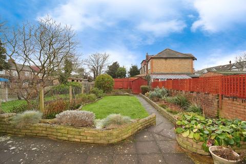 3 bedroom terraced house for sale, Beehive Lane, Ilford, IG1