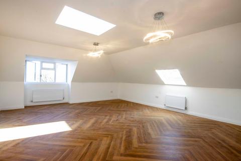 3 bedroom apartment for sale, Havergate House, Northwood HA6