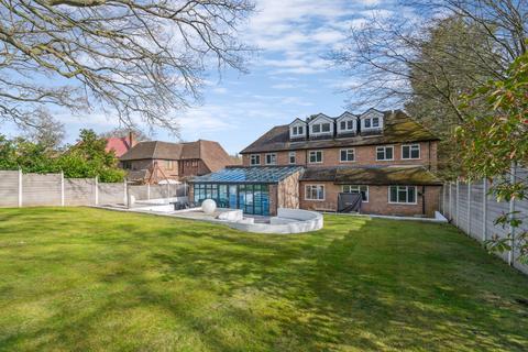 7 bedroom detached house for sale, Northwood HA6