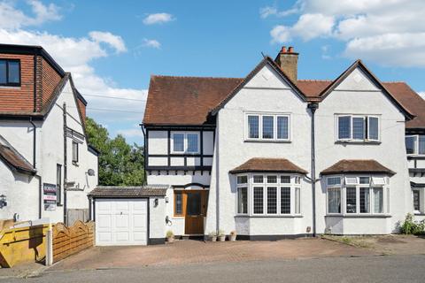 3 bedroom semi-detached house for sale, Avenue Rise, Bushey WD23