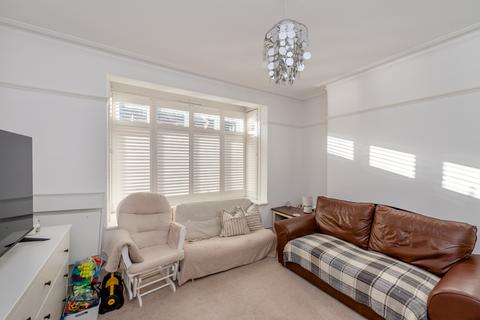 2 bedroom maisonette for sale, Northwood HA6