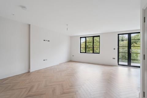3 bedroom apartment for sale, 34 Eastbury Avenue, Northwood HA6