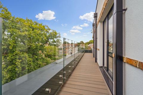 2 bedroom apartment for sale, Flat  Burgh House, Northwood HA6