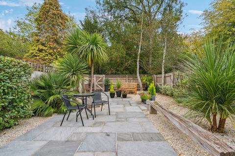 4 bedroom semi-detached house for sale, Ducks Hill Road, Northwood HA6