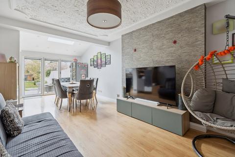 5 bedroom semi-detached house for sale, Oaklands Avenue, Watford WD19