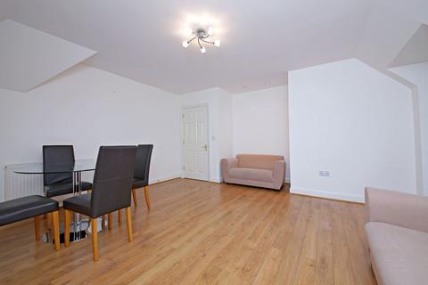 2 bedroom apartment for sale, Eastbury Avenue, Northwood HA6