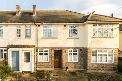 3 bedroom flat to rent, Fieldview, London SW18