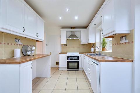 3 bedroom end of terrace house for sale, Padstow Road, Nottingham