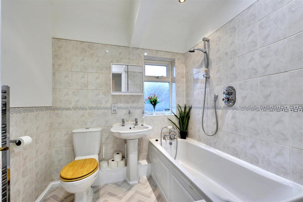 Bathroom (1).jpeg
