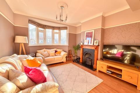 3 bedroom terraced house to rent, Thornhill Avenue, Plumstead, London, SE18 2HR
