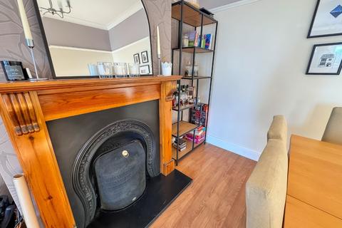 3 bedroom terraced house to rent, Thornhill Avenue, Plumstead, London, SE18 2HR