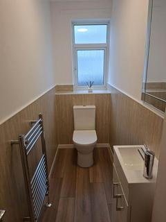 3 bedroom flat to rent, Devonshire Place, Eastbourne