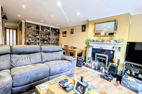 3 bedroom terraced house for sale, Overdale Walk, Bordon GU35
