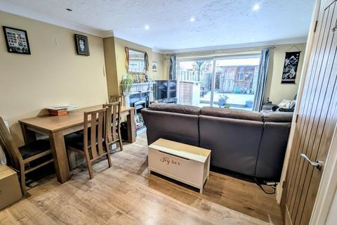 3 bedroom terraced house for sale, Overdale Walk, Bordon GU35