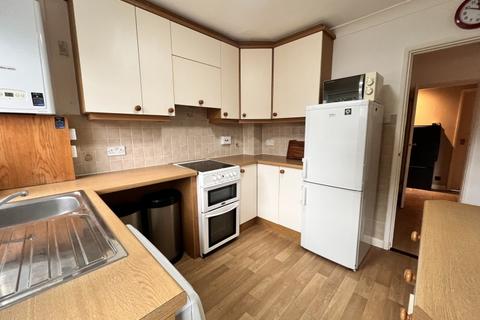 2 bedroom maisonette to rent, Chesterfield Road, Ashford TW15