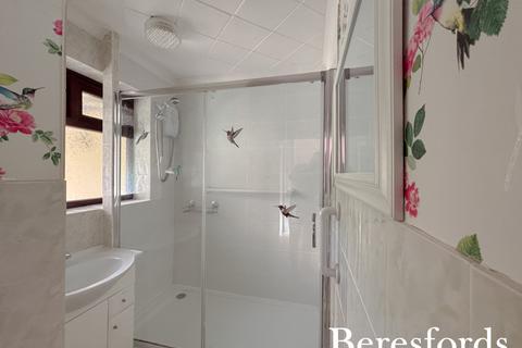 3 bedroom bungalow for sale, Dorkins Way, Upminster, RM14