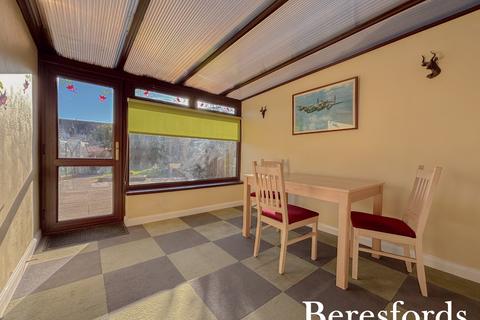 3 bedroom bungalow for sale, Dorkins Way, Upminster, RM14