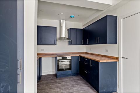 2 bedroom flat to rent, Dover Road, Folkestone, CT19