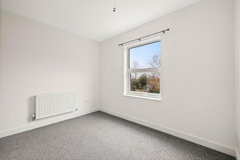 2 bedroom flat to rent, Dover Road, Folkestone, CT19