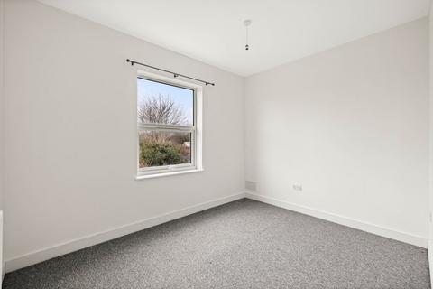 2 bedroom flat to rent, Dover Road, Folkestone, CT19