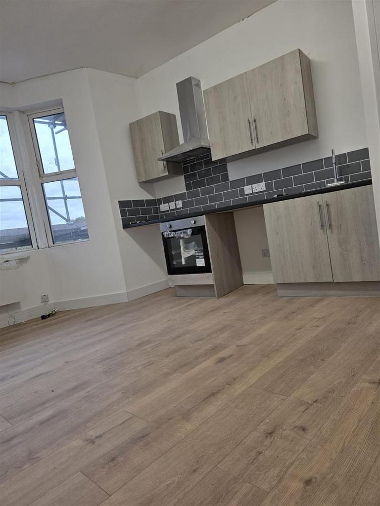 Kitchen 4.jpg