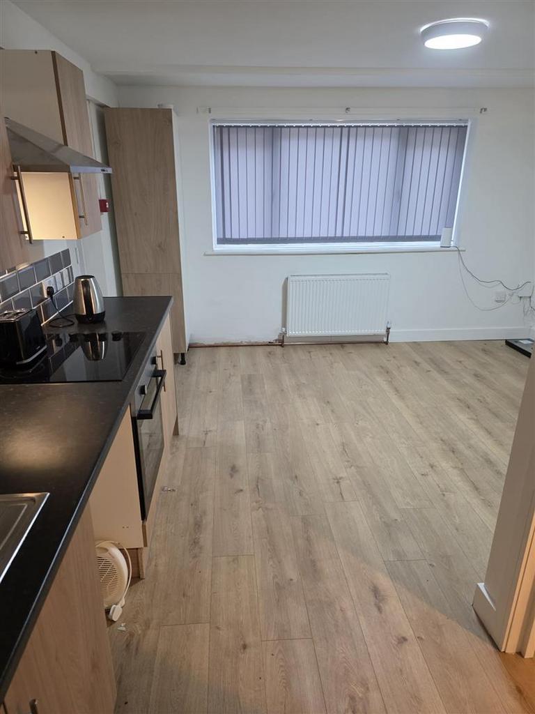Kitchen 5.jpg
