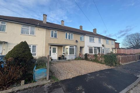 4 bedroom terraced house to rent, Pettycot Crescent, Gosport PO13