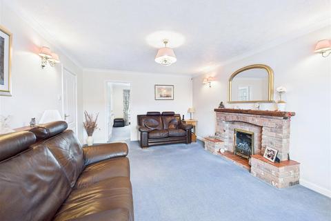 undefined, Essington Close, Shenstone, Lichfield