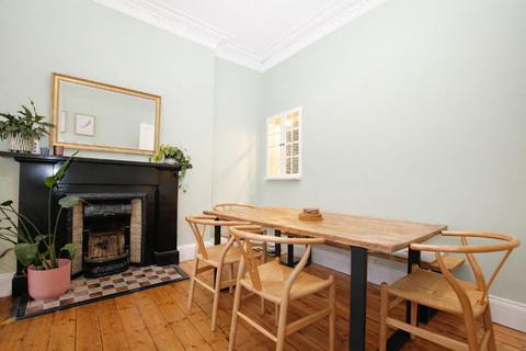 2 bedroom flat to rent, Easter Road, Easter Road, Edinburgh, EH7