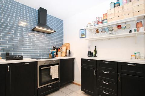 2 bedroom flat to rent, Easter Road, Easter Road, Edinburgh, EH7