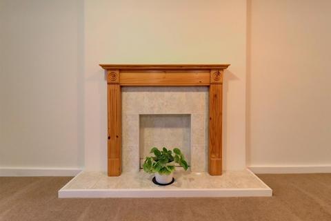 2 bedroom cottage to rent, Pendicke Street, Southam