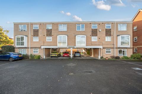 2 bedroom flat for sale, Victoria Road, Southampton SO31