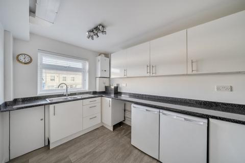 2 bedroom flat for sale, Victoria Road, Southampton SO31