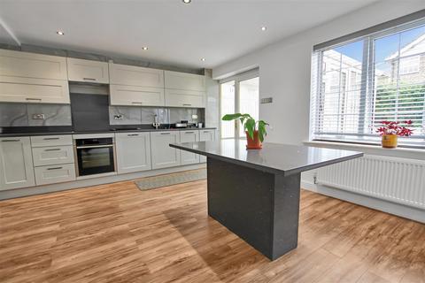 3 bedroom detached house for sale, Lawns Square, New Farnley, Leeds