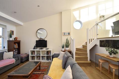 4 bedroom end of terrace house for sale, St. Margarets Road, St. Leonards-On-Sea