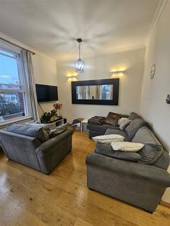 2 bedroom apartment to rent, Birdhurst Road, South Croydon, CR2