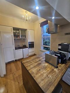 2 bedroom apartment to rent, Birdhurst Road, South Croydon, CR2