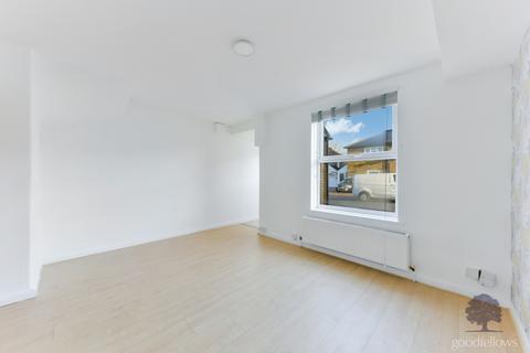 3 bedroom terraced house to rent, Peterborough Road, Carshalton SM5