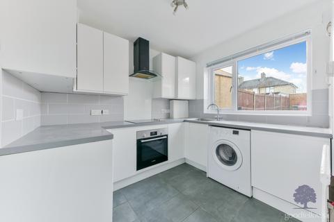 3 bedroom terraced house to rent, Peterborough Road, Carshalton SM5