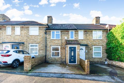 3 bedroom terraced house to rent, Peterborough Road, Carshalton SM5