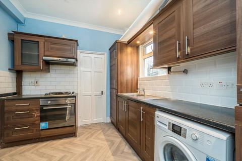 4 bedroom terraced house to rent, St. Francis Road, London SE22