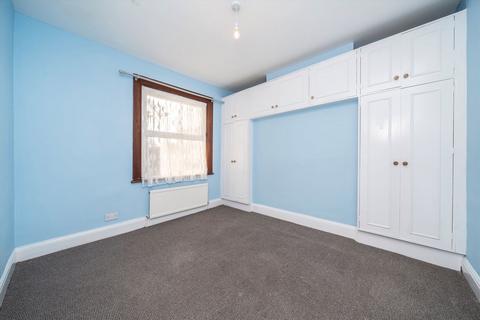 4 bedroom terraced house to rent, St. Francis Road, London SE22