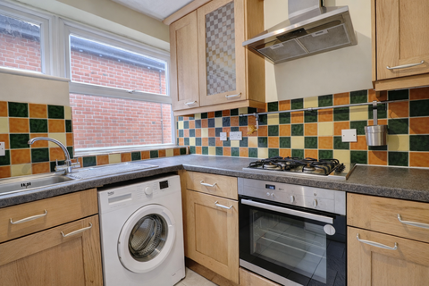 3 bedroom apartment to rent, Amersham Hill, Buckinghamshire HP13