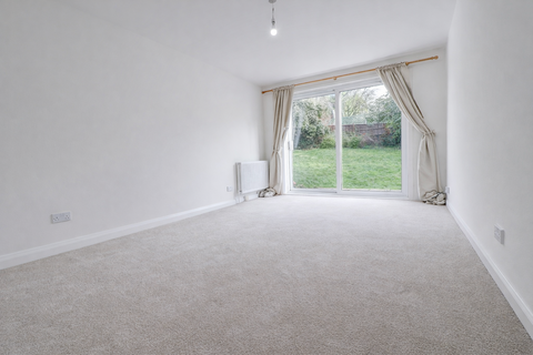 3 bedroom apartment to rent, Amersham Hill, Buckinghamshire HP13
