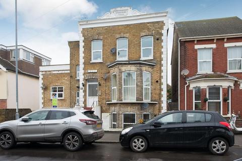 2 bedroom flat to rent, South Eastern Road, Ramsgate, Kent, CT11