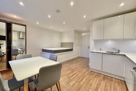 Studio to rent, Iron Bridge Close, London NW10