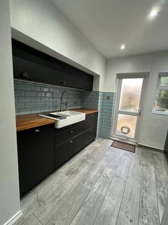 3 bedroom terraced house to rent, West Street, Newport NP20