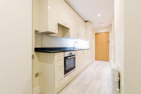 Studio to rent, Brixton Road, Brixton, London, SW9