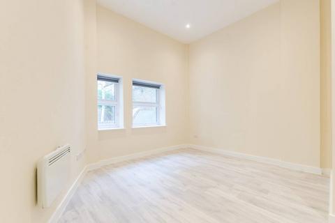 Studio to rent, Brixton Road, Brixton, London, SW9